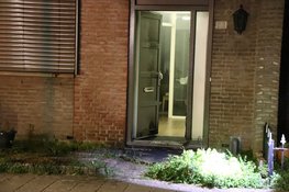 Woning beschadigd na brand bij voordeur in Hoofddorp
