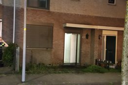 Woning beschadigd na brand bij voordeur in Hoofddorp