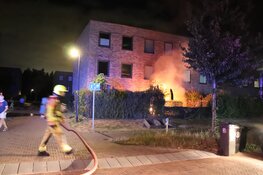 Brand na explosie bij woning in Cruquius