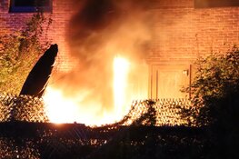 Brand na explosie bij woning in Cruquius