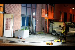 Veel schade na explosie bij bedrijfspand in Nieuw-Vennep