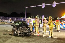 Gewonde na ongeval tussen auto en bestelbus op kruising