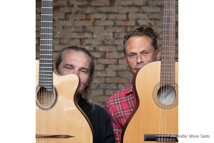 Grazende zwaan brengt brel tot leven met een intiem boerderijconcert