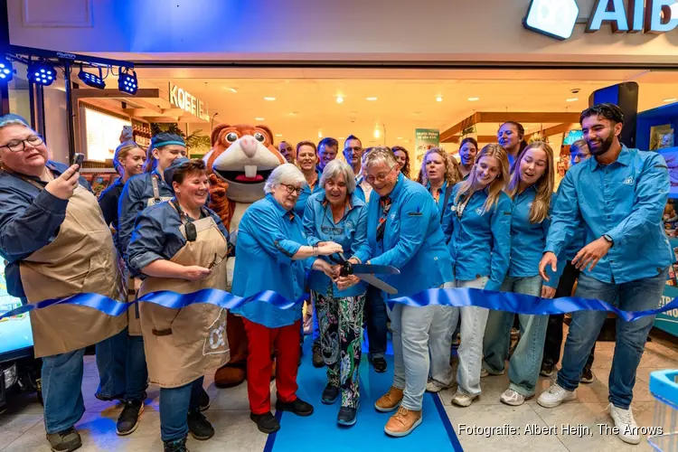 Drukte bij heropening Albert Heijn Toolenburg