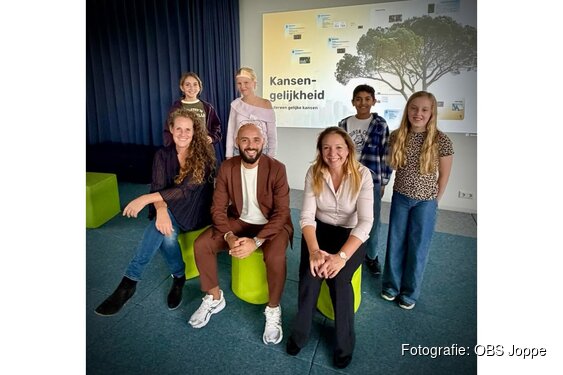 Karim Amghar laat leerlingen van Floreer ervaren wat kansenongelijkheid betekent