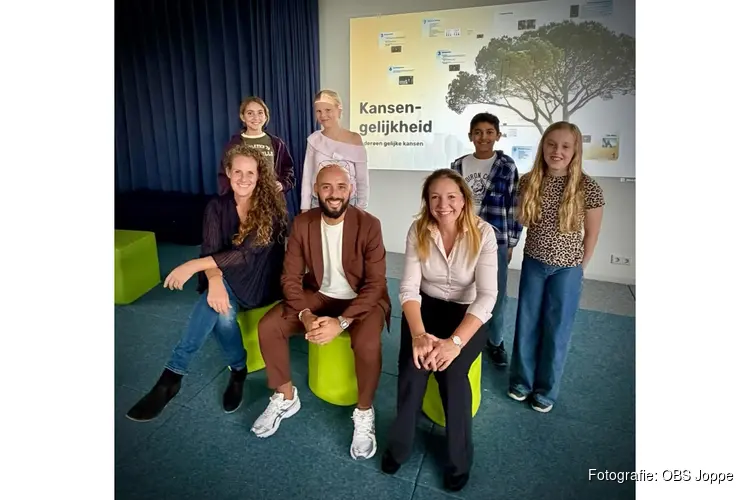 Karim Amghar laat leerlingen van Floreer ervaren wat kansenongelijkheid betekent