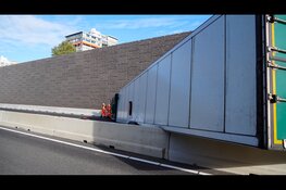 A9 nog gehele dag afgesloten na ongeval met vrachtwagen en auto in tunnelbak