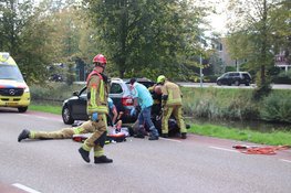 Scooterrijder bekneld onder auto na aanrijding in Hoofddorp