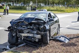 Gewonde bij harde aanrijding op de Rijkerstreek op Schiphol
