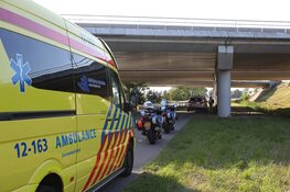 Wielrenster gewond na harde botsing met toeristen