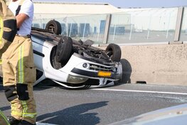 Auto op de kop op N201