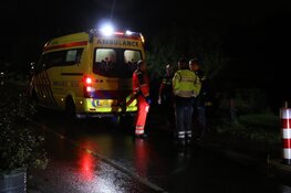 Scooterrijdster met spoed naar ziekenhuis