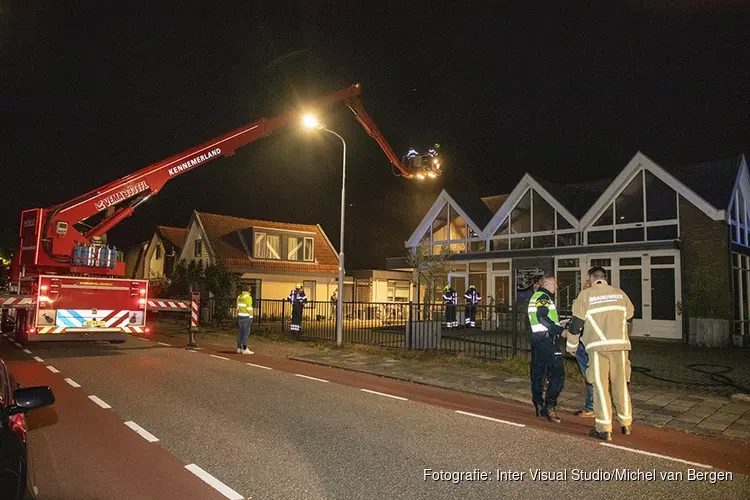 Brand bij watersportbedrijf aan de Aalsmeerderdijk in Rijsenhout
