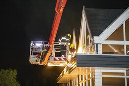 Brand bij watersportbedrijf aan de Aalsmeerderdijk in Rijsenhout