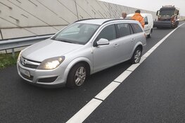 Rommelige ochtend op A9: 20 auto's kapot door oprijplaat op snelweg