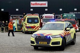 Persoon raakt bedolven onder pallet met natuursteen op Schiphol