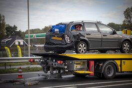 Busje botst op personenwagen op de A200 bij Halfweg