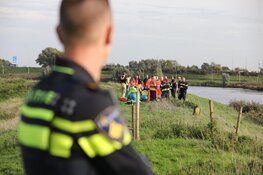 Hulpdiensten halen persoon uit water