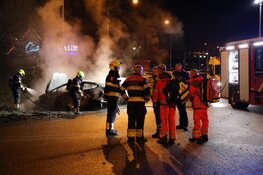 Auto in brand: gewonde gevlucht