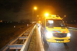 Auto slaat over de kop en belandt in sloot langs N205