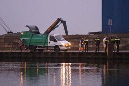 Fietsster beland in water bij Uithoorn