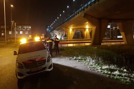Auto te water langs Hoofddorpdreef