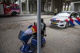 Zoekactie in water langs de Nieuwemeerdijk na aantreffen scootmobiel