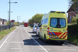Scooterrijder gewond na aanrijding met bus