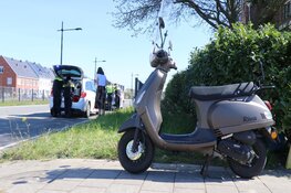 Scooterrijder gewond na aanrijding met bus