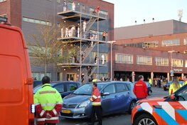 Hulpverleners eren massaal zorgpersoneel bij Spaarne Gasthuis in Hoofddorp