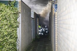 Veel rookontwikkeling bij schuurbrand Willemsbos Hoofddorp