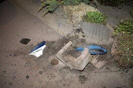 Scooterrijder crasht in tuin en gaat er vandoor in Vijfhuizen