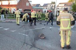 Auto te water na botsing in Aalsmeer