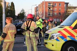 Auto te water na botsing in Aalsmeer