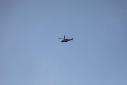 Auto belandt in sloot in Aalsmeer, bestuurder na vluchtpoging gepakt