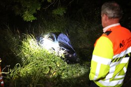 Automobiliste belandt in de sloot naast N205 bij Vijfhuizen