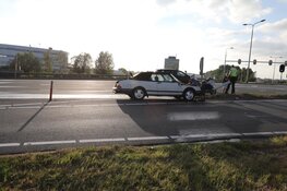 Auto vliegt in brand bij Schiphol-Oost, inzittenden ongedeerd