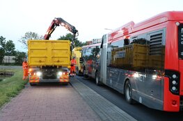 Rook uit bus die eerder vandaag klem kwam te zitten