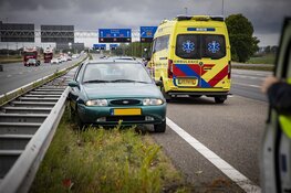 Auto gecrasht op de A9 bij Zwanenburg