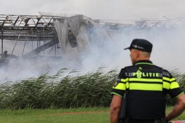 Grote brand bij agrarisch bedrijf in De Kwakel