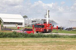 Grote brand bij agrarisch bedrijf in De Kwakel