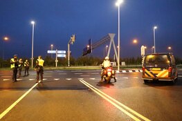 Toegangswegen naar Schiphol geblokkeerd voor boerenprotest