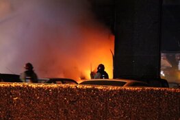 Veel vlammen bij brand in bedrijfsverzamelgebouw Aalsmeer