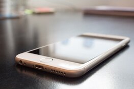 Voor drie miljoen euro aan telefoons gestolen op bedrijventerrein Schiphol