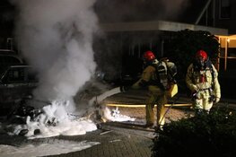 Auto verwoest door brand in Uithoorn