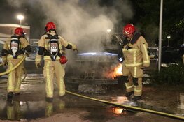 Auto verwoest door brand in Uithoorn