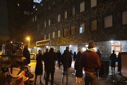 Bewoners appartementencomplex 's nachts op straat na brandmelding