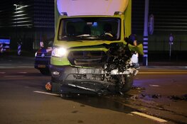 Gewonde bij botsing tussen busje en auto bij Schiphol-Rijk