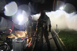 Boot in brand op Westeinderplassen