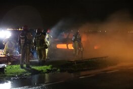 Boot in brand op Westeinderplassen
